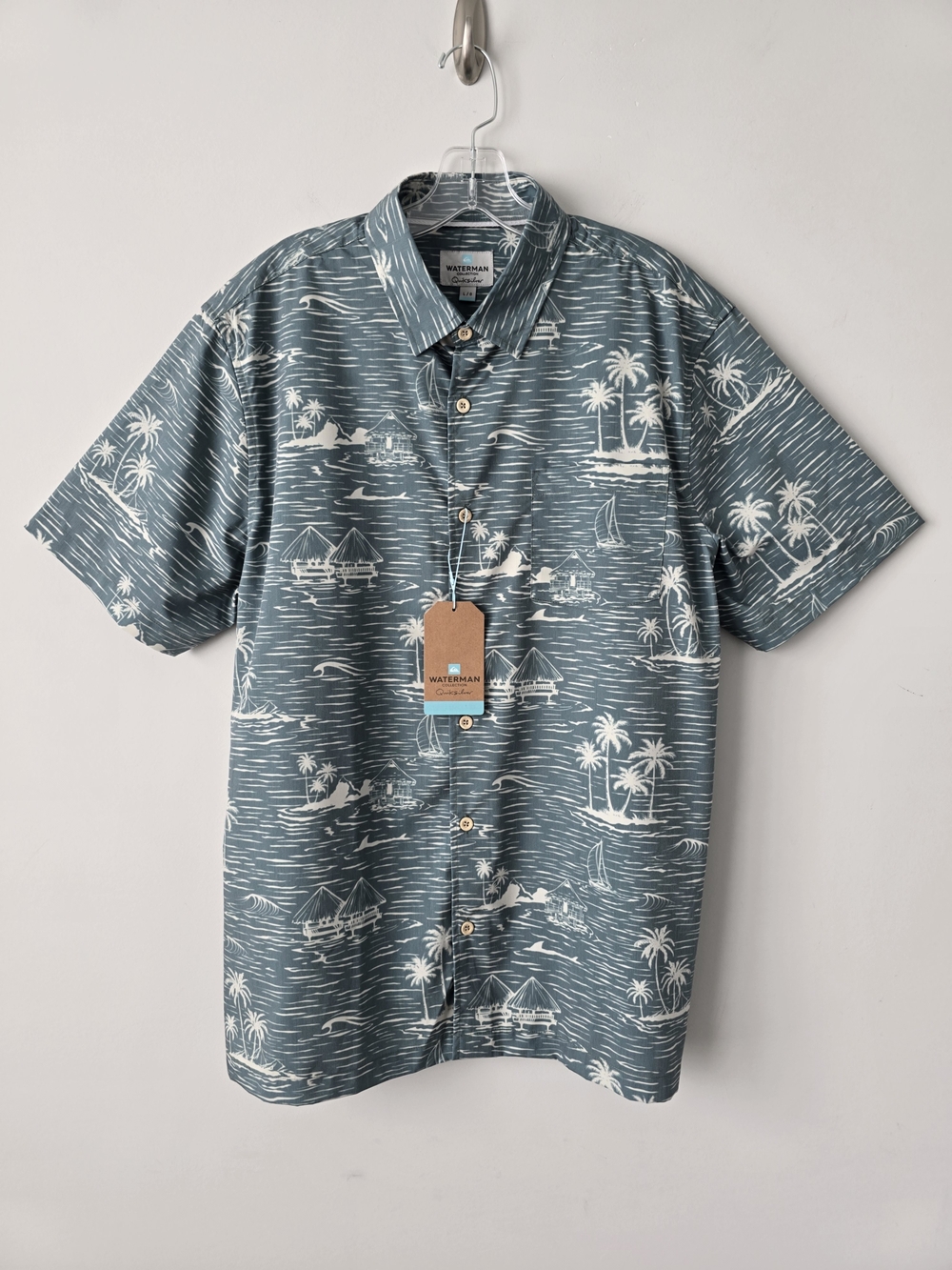 Quicksilver Waterman Button Down Mens Shirt Hawaiiam Short Sleeve Green Size L